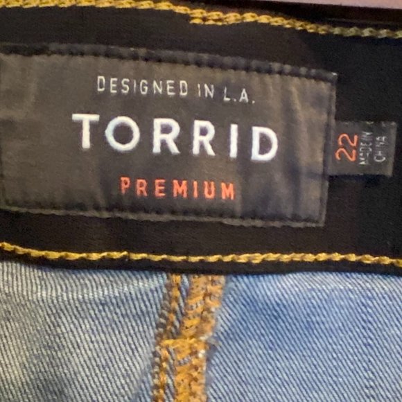 Torrid Premium Bombshell Skinny Destructed Jean Size 22 - Picture 6 of 9